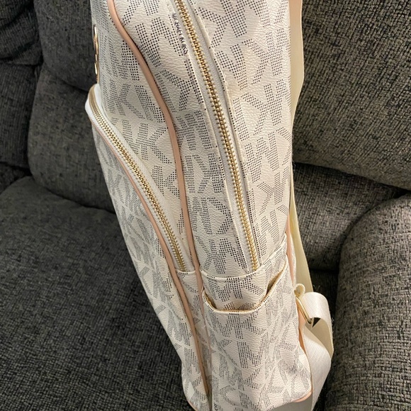 Michael Kors Vanilla Signature Jet Set Large women’s backpack shoulder bag NEW main image 4